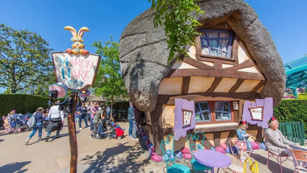 VIP бронирование March Hare Refreshments Диснейленд Париж VIP бронирование March Hare Refreshments