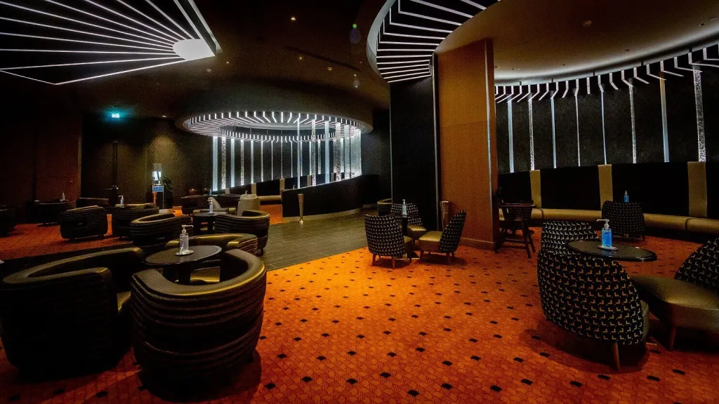Интерьер Skyline Bar Диснейленд Париж Интерьер Skyline Bar