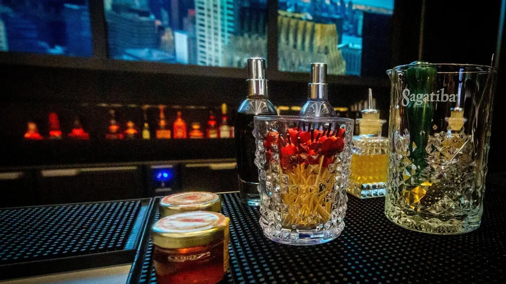 Меню бара Skyline Bar Диснейленд Париж Меню бара Skyline Bar