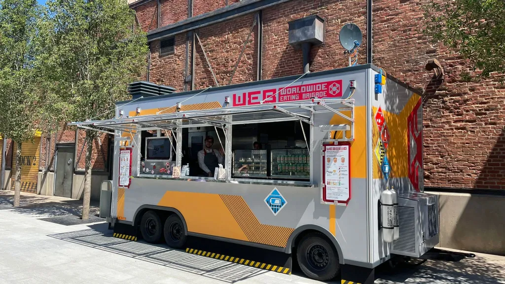 Супергеройский стиль WEB Food Truck Диснейленд Париж Супергеройский стиль WEB Food Truck