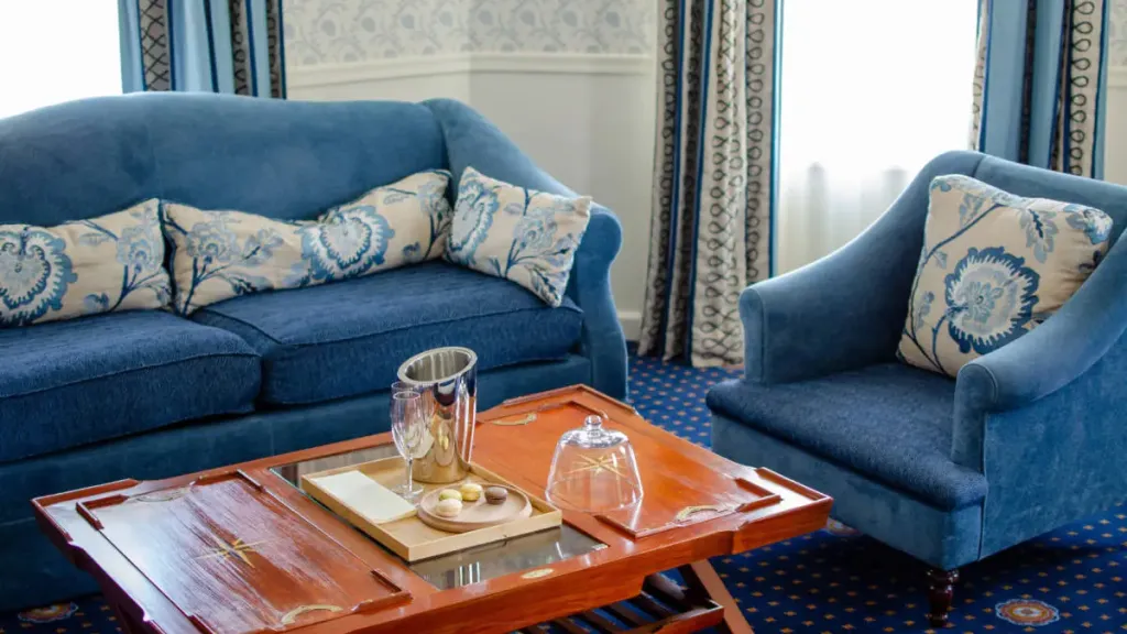 Диснейленд Париж Курортный люкс Disney’s Newport Bay Club