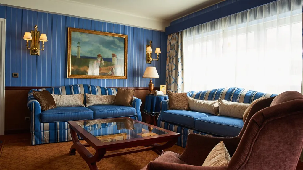 Диснейленд Париж Представительский люкс Newport Bay Club