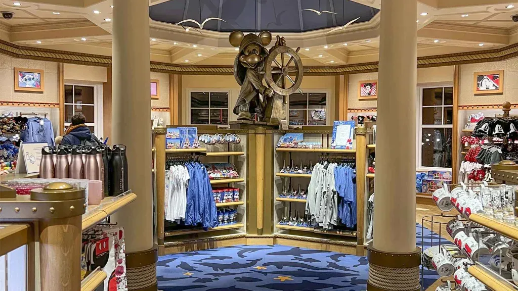 Диснейленд Париж Магазин подарков в Disney’s Newport Bay Club