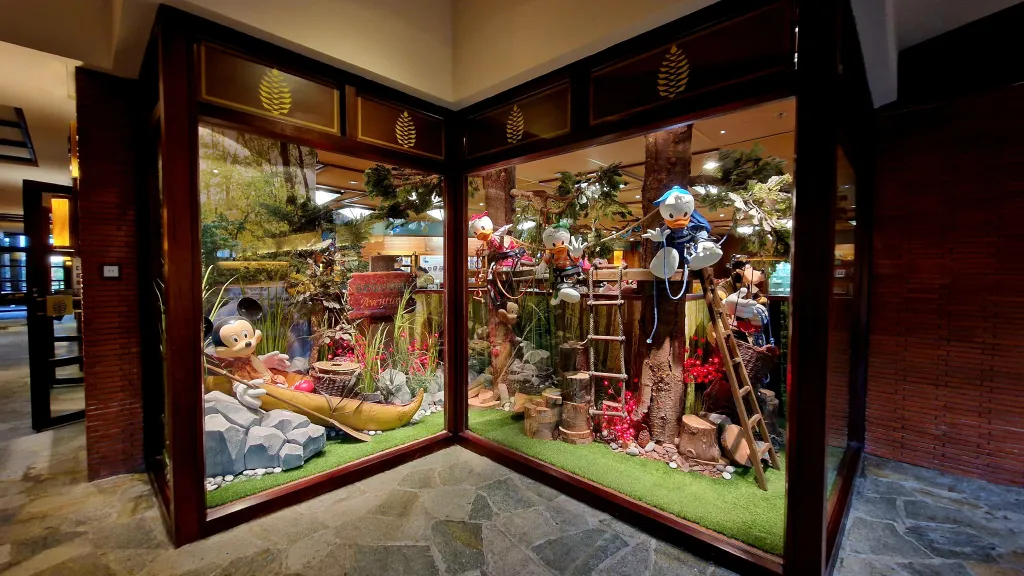 Подарочный магазин Disney Sequoia Lodge Диснейленд Париж Подарочный магазин Disney Sequoia Lodge