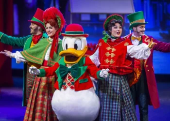 Диснейленд Париж давайте споем Рождество • Disney Performing Arts OnStage в Диснейленд Париж • Давайте споем Рождество парижский Диснейленд.