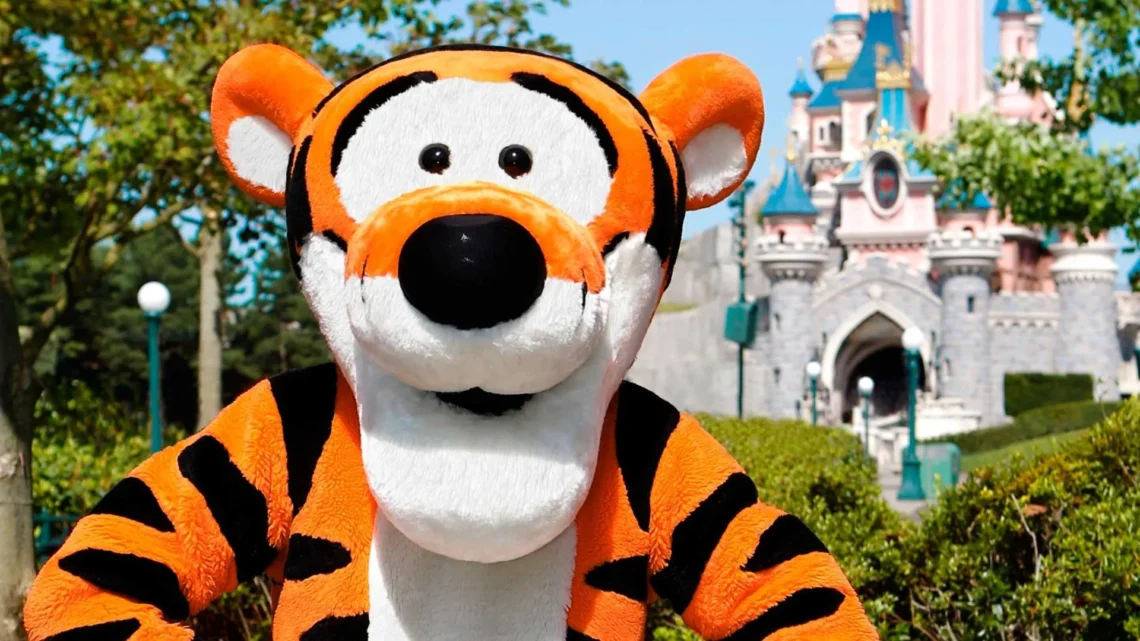Диснейленд Париж Тигра • Встреча и приветствие с Tigger