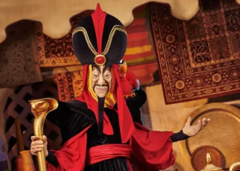 Диснейленд Париж Джафар • Встреча и приветствие с Jafar из Аладина в Диснейленд Париж • Джафар в парижском Диснейленде.