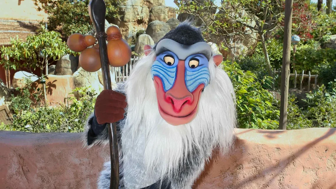 Диснейленд Париж Рафики из Король Лев • Встреча и приветствие с Rafiki в Диснейленд Париж • Рафики в парижском Диснейленде.
