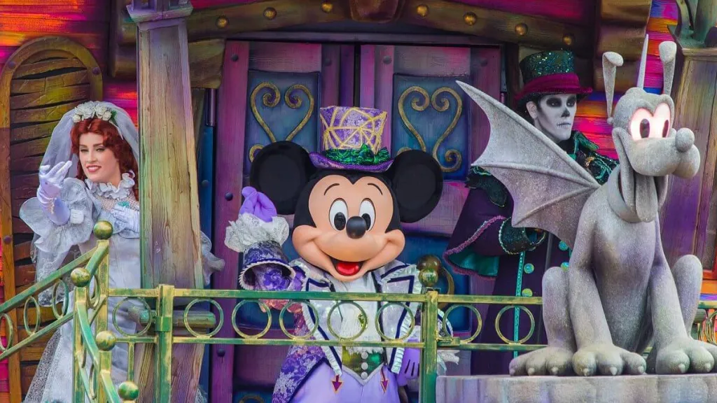 Микки Маус, Мелани (Невеста), призрак Генри Диснейленд Париж Mickey's Halloween Celebration Микки Маус, Мелани (Невеста), призрак Генри