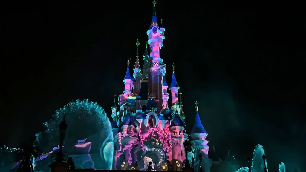VIP гид на шоу Сумерки со злодеями Диснея Диснейленд Париж Mickey's Halloween Celebration VIP гид на шоу Сумерки со злодеями Диснея