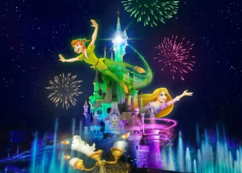 Диснейленд Париж Disney Dreams • Ночное шоу Disney Dreams в Диснейленд Париж • Мечты Диснея в парижском Диснейленде.