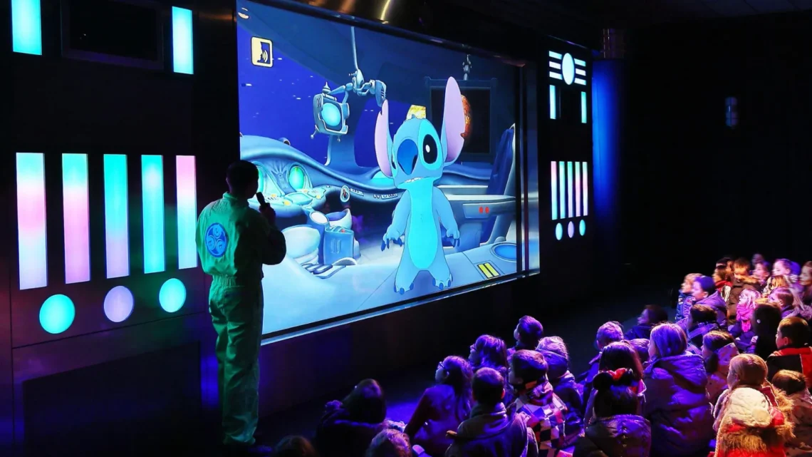 Диснейленд Париж Stitch Live • Stitch Live в Диснейленд Париж • Стич лайф на производственной площадке в парижском Диснейленде.