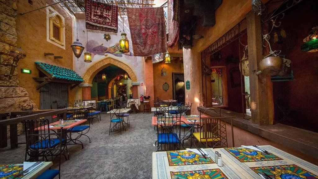 Ресторан Agrabah Café Диснейленд Париж шведский стол Ресторан Agrabah Café