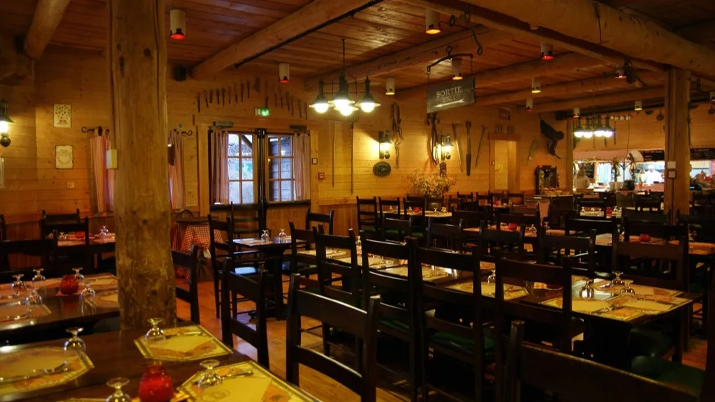 Ресторан Crockett’s Tavern Диснейленд Париж шведский стол Ресторан Crockett’s Tavern
