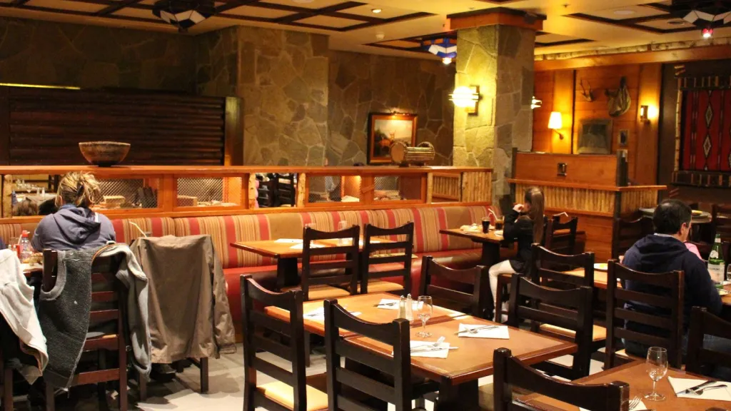 Ресторан Hunter’s Grill Диснейленд Париж шведский стол Ресторан Hunter’s Grill
