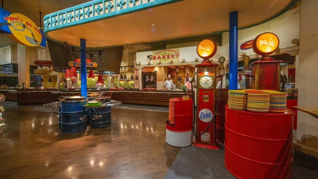 Ресторан La Cantina Диснейленд Париж шведский стол Ресторан La Cantina