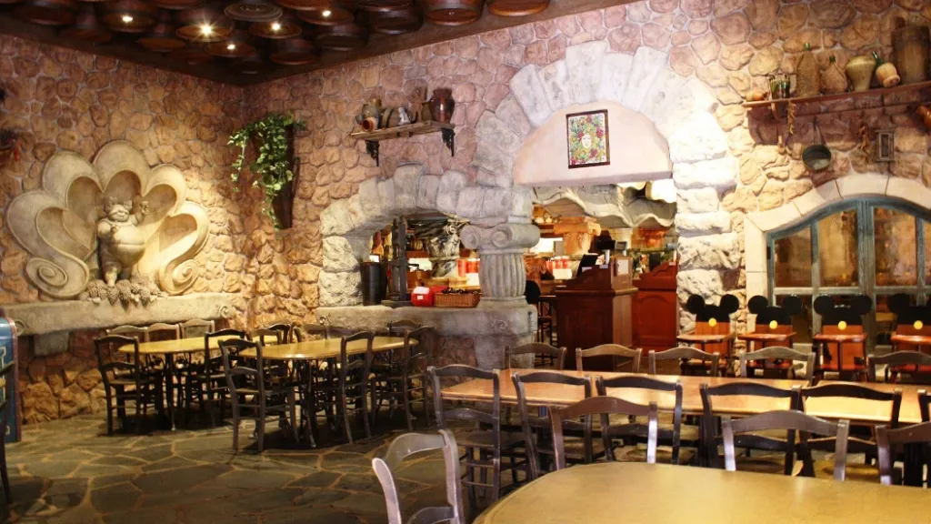 Кафе Pizzeria Bella Notte Диснейленд Париж Кафе Pizzeria Bella Notte