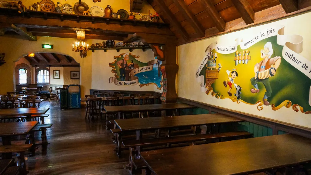 Диснейленд Париж Закусочная Au Chalet de la Marionnette