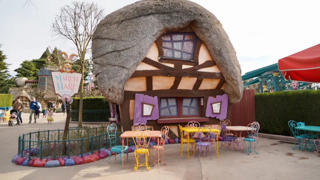 Диснейленд Париж Кафетерий March Hare Refreshments
