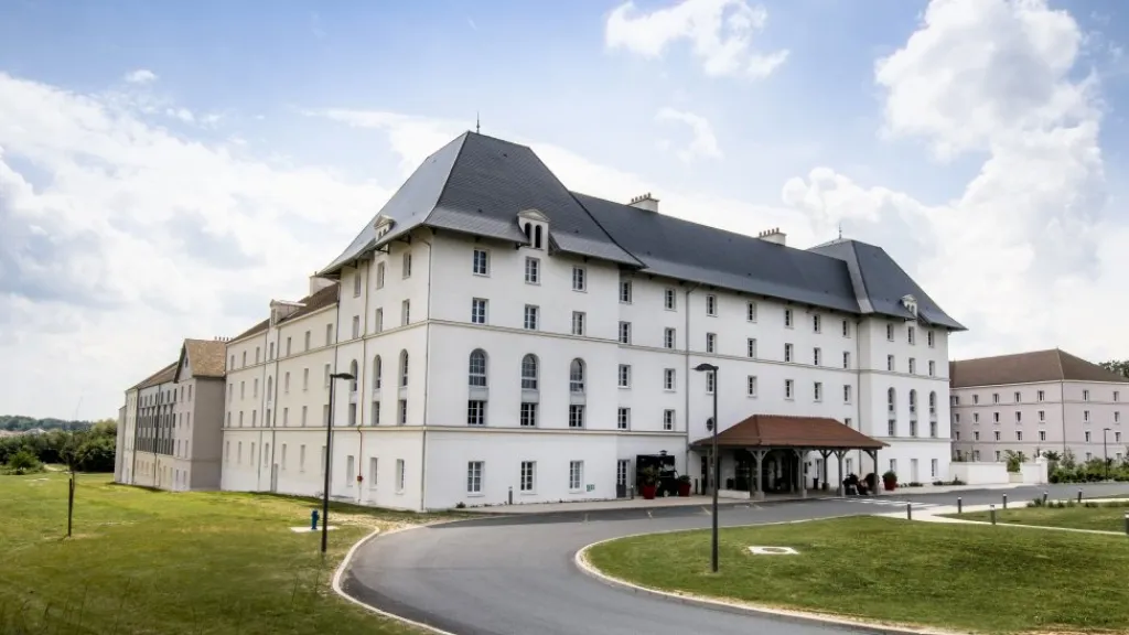Внешний вид отеля B&B Hotel Диснейленд Париж Внешний вид отеля B&B Hotel