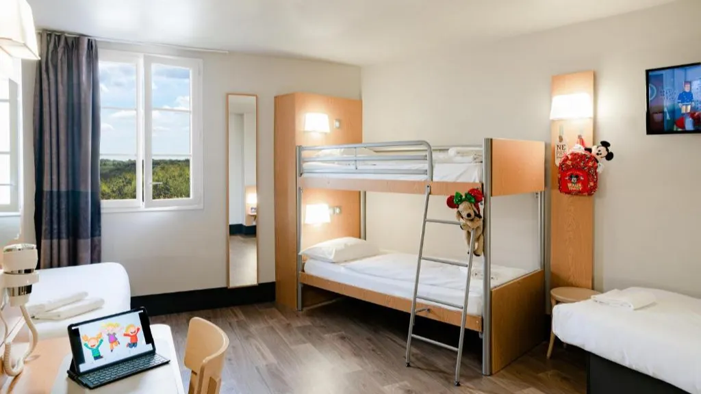 Диснейленд Париж Семейный номер B&B Hotel