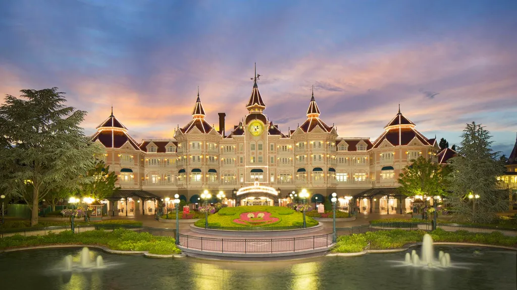 Диснейленд Париж Внешний вид Disneyland Hotel