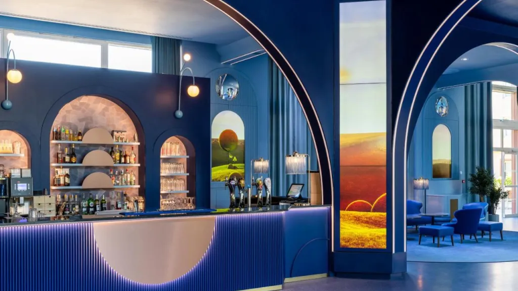 Диснейленд Париж Интерьер Magic'Hall Bar