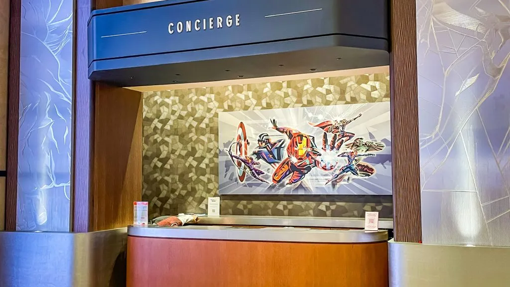 Диснейленд Париж Ресепшн отеля Disney Hotel New York