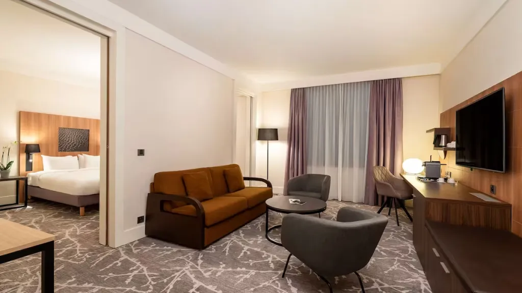 Диснейленд Париж Полулюкс Radisson Blu