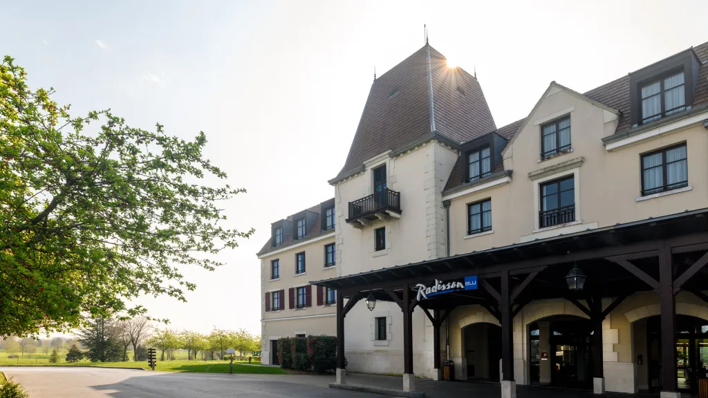 Диснейленд Париж VIP тур с Radisson Blu Hotel Paris