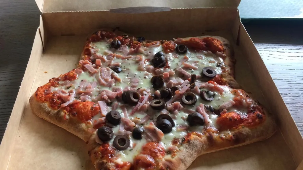 Меню в Colonel Hathi’s Pizza Outpost Диснейленд Париж Меню в Colonel Hathi’s Pizza Outpost