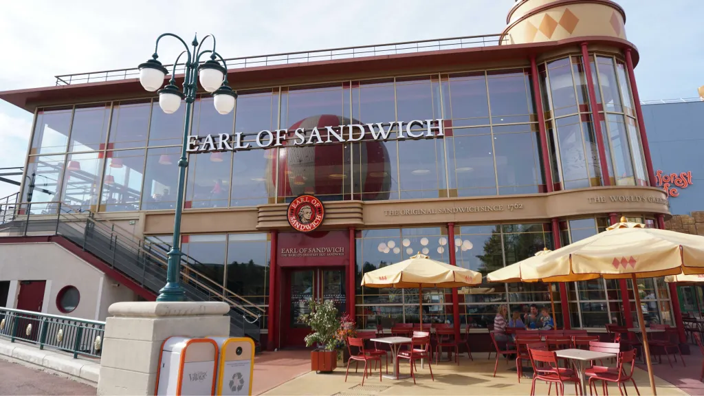 Диснейленд Париж Вход в кафе Earl of Sandwich