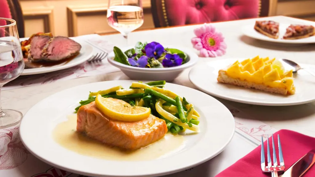 Диснейленд Париж Меню в Plaza Gardens Restaurant