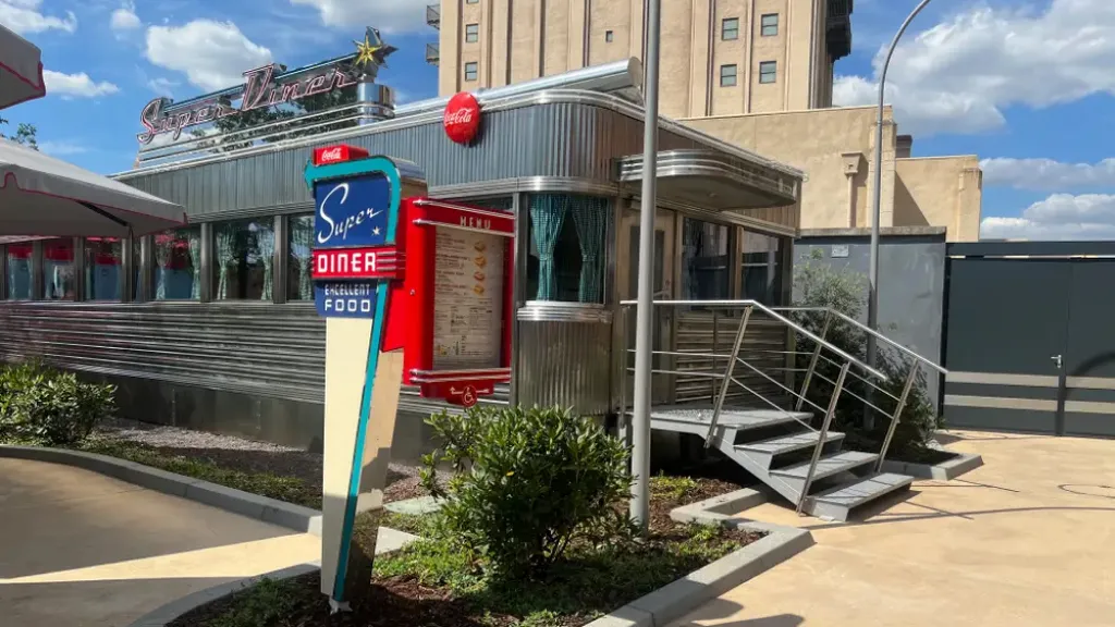 Вход в кафе Super Diner Диснейленд Париж Вход в кафе Super Diner