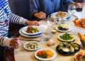 Диснейленд Париж шведский стол • All-you-can-eat buffet в Диснейленд Париж • Шведский стол в парижском Диснейленде • Буфет в Диснейленд Париж.