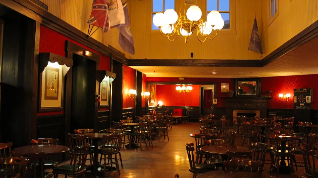 Внешнее оформление бара Red Garter Saloon Диснейленд Париж Интерьер ресторана Chuck Wagon Café