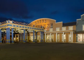 Диснейленд Париж отель Hotel Cheyenne • Отель Hotel Cheyenne в Диснейленд Париж • Отель Hotel Cheyenne в парижском Диснейленде.