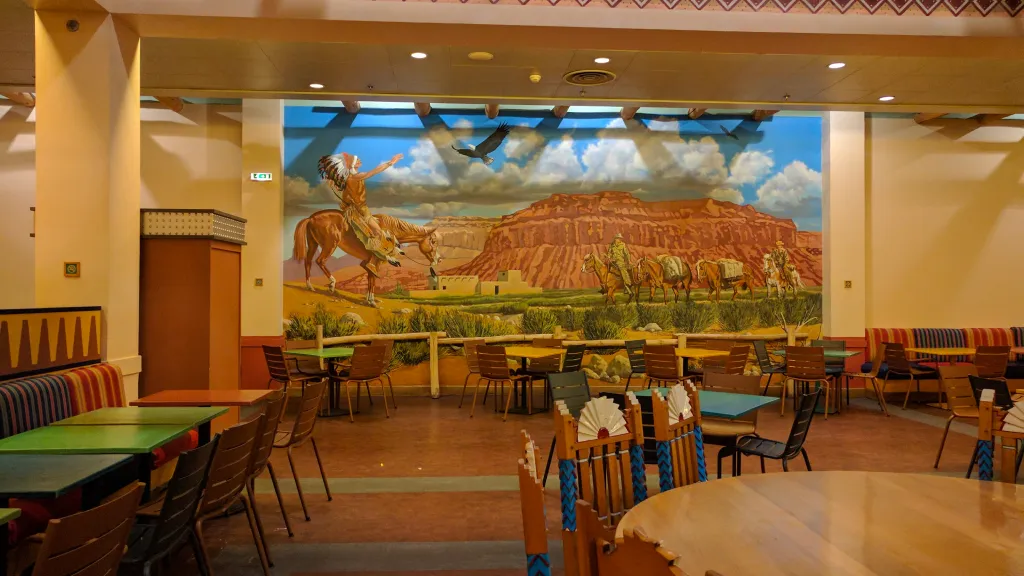 Диснейленд Париж Интерьер ресторана La Cantina