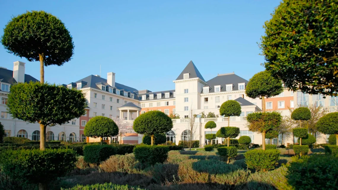 Диснейленд Париж отель Dream Castle Fabulous Hotels Group • Отель Dream Castle Fabulous Hotels Group в Диснейленд Париж • Дисней Dream Castle