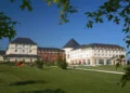 Диснейленд Париж отель Grand Magic Hotel • Отель Величественная Магия в Диснейленд Париж • Grand Magic Hotel в парижском Диснейленде.