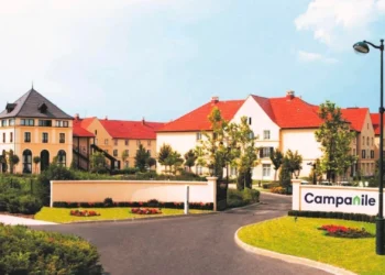 Диснейленд Париж отель Campanile Val de France • Отель Campanile Val de France в Диснейленд Париж • Отель Campanile Val de France в парижском Диснейленде.