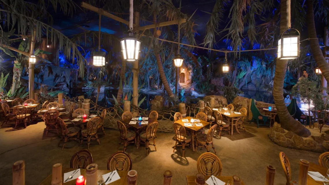 Диснейленд Париж Captain Jack's - Restaurant des Pirates • Ресторан Captain Jack's - пиратский ресторан в парижском Диснейленде.
