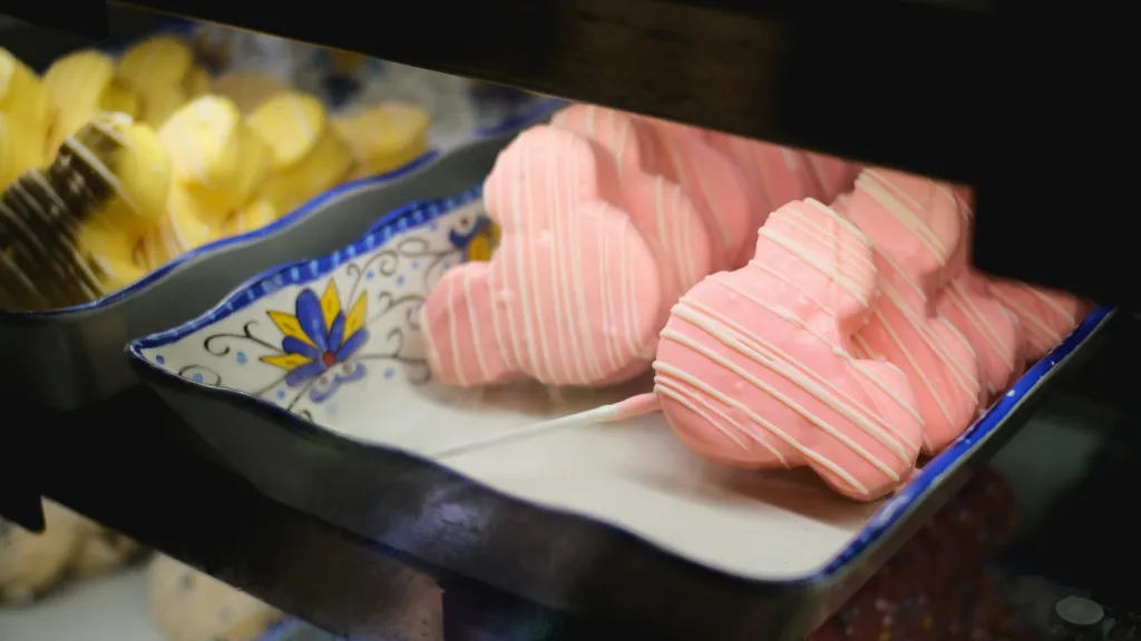 Печеньки Микки в Cookie Kitchen Диснейленд Париж Печеньки Микки в Cookie Kitchen
