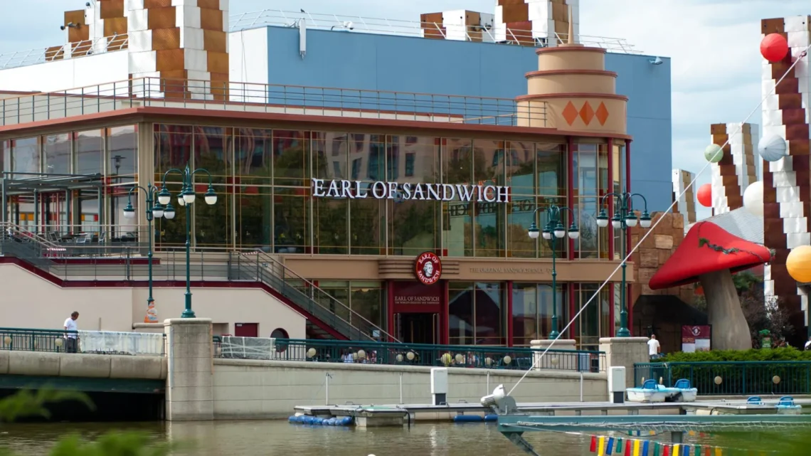 Диснейленд Париж Earl of Sandwich • Кафе Граф Сэндвич в Диснейленд Париж • Ресторан Earl of Sandwich в парижском Диснейленде.