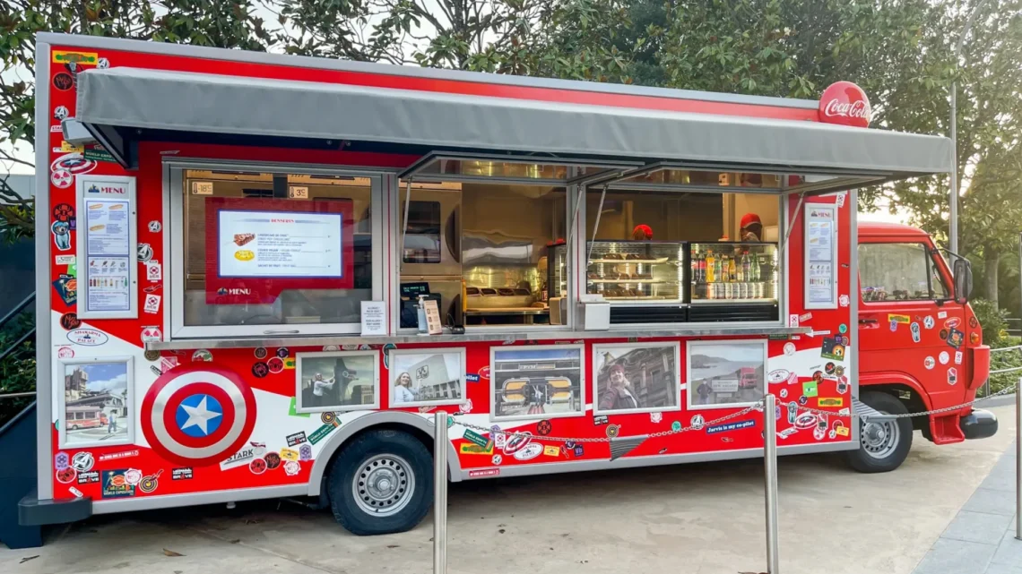 Диснейленд Париж FAN-tastic Food Truck • Фудтрак FAN-tastic Food Truck в Диснейленд Париж • FAN-tastic Food Truck в парижском Диснейленде.