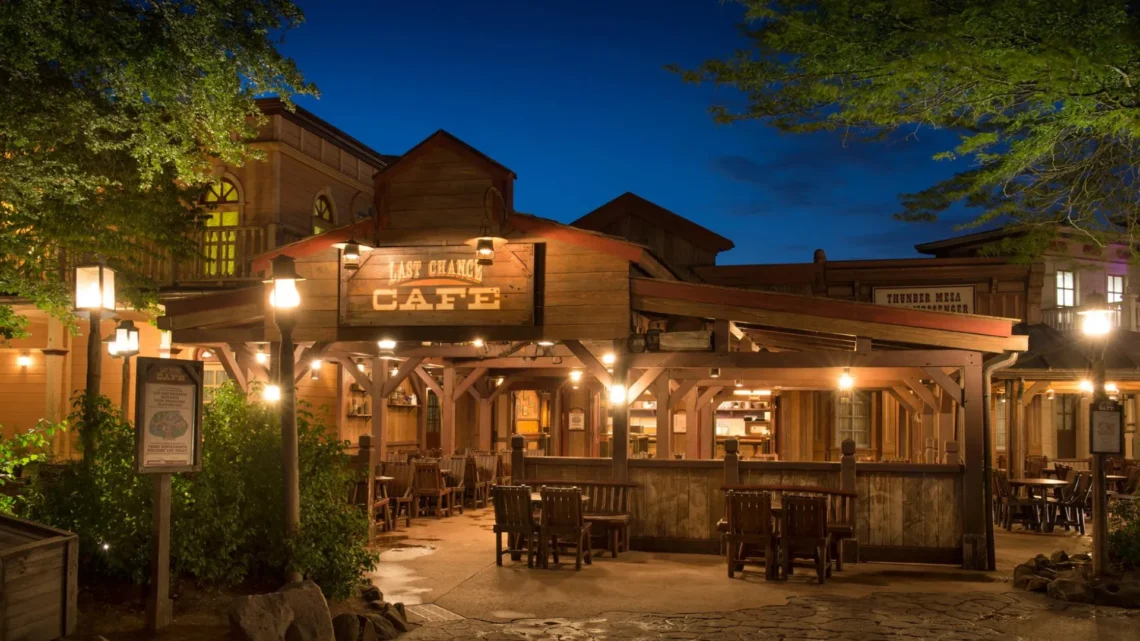 Диснейленд Париж Last Chance Cafe • Кафе-ресторан Последний шанс в Диснейленд Париж • Ресторан Last Chance Cafe в парижском Диснейленде.