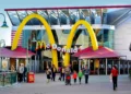 Диснейленд Париж McDonald’s • Ресторан Макдоналдс в Диснейленд Париж • Ресторан McDonald’s в парижском Диснейленде.