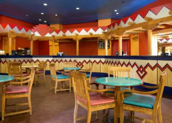 Диснейленд Париж Rio Grande Bar • Bar Рио-Гранде Бар в Диснейленд Париж • Бар Rio Grande Bar в парижском Диснейленде.