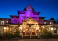 Диснейленд Париж Silver Spur Steakhouse • Ресторан Стейк-хаус Silver Spur в Диснейленд Париж • Silver Spur Steakhouse в парижском Диснейленде.