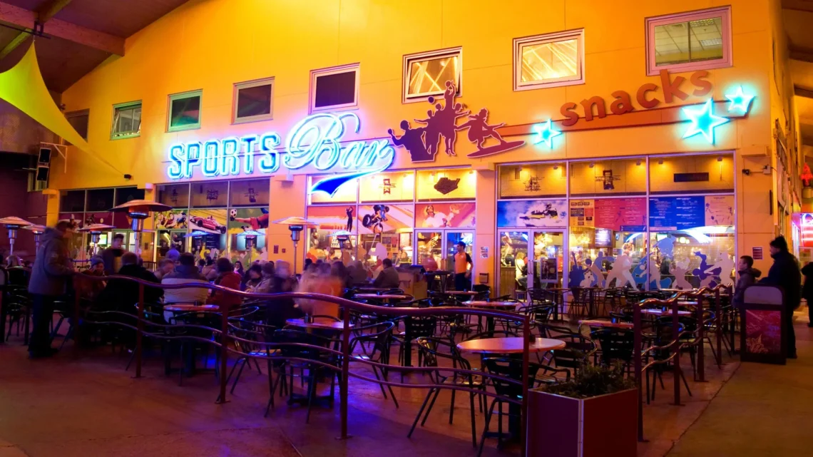 Диснейленд Париж Sports Bar • Bar спортивный бар в Диснейленд Париж • Бар Sports Bar в парижском Диснейленде.